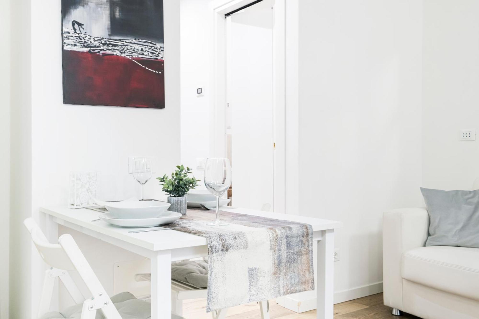 Amazing, New & Fully Furnished Studio In Duomo Милан Экстерьер фото
