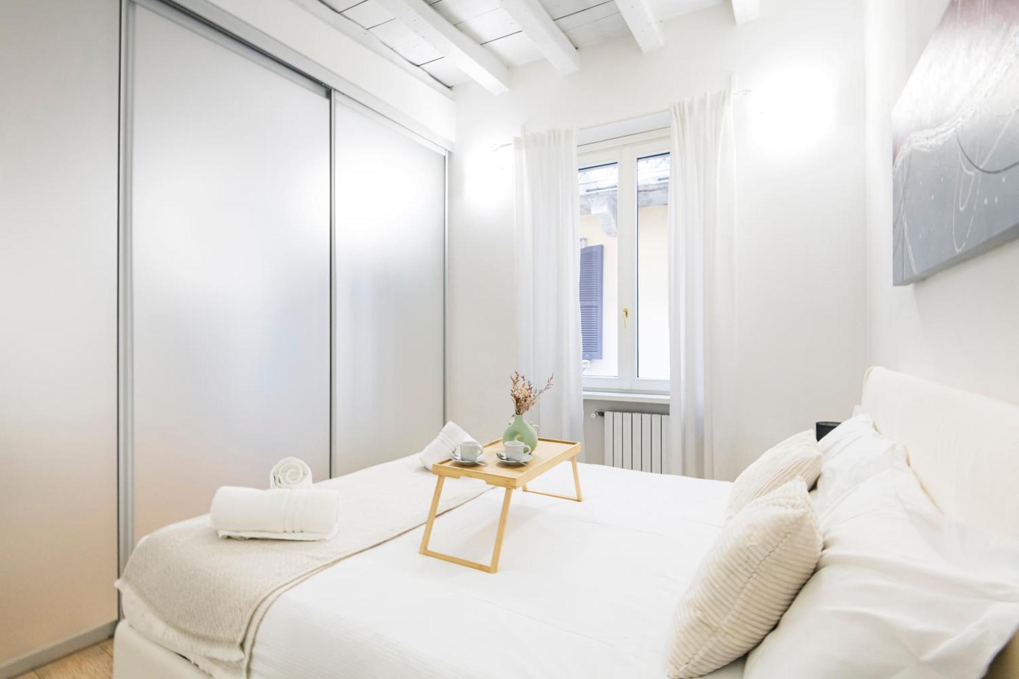 Amazing, New & Fully Furnished Studio In Duomo Милан Экстерьер фото